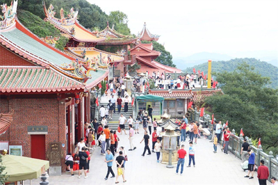 漫步洛陽橋 、徜徉仙公山 國慶黃金周洛江各景區游人如織